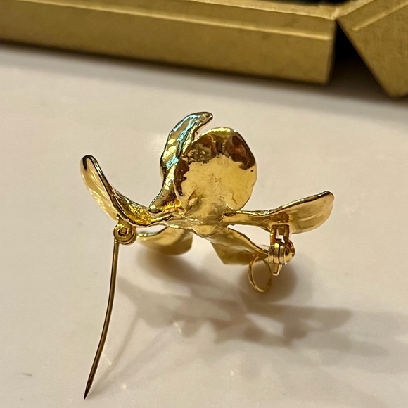 La Belle Collection 24k Gold Brooche - Picture 6 of 14